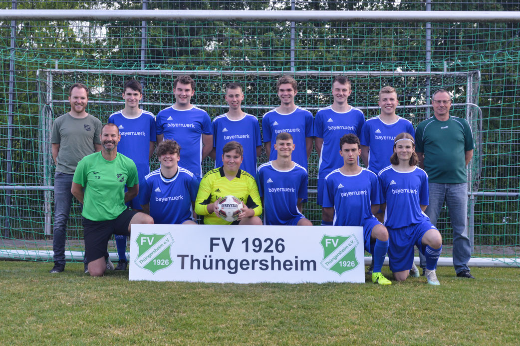 Bayernwerk AG spendet Trikotsatz an U19